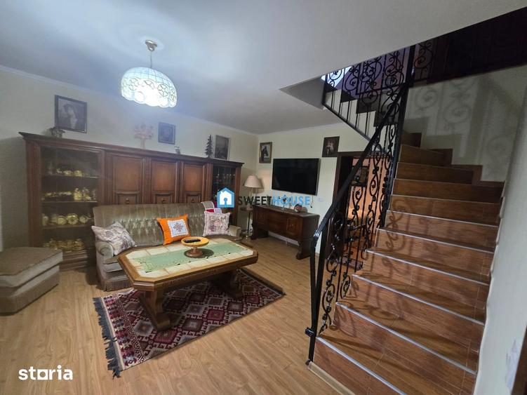 Casă cu 6 camere cu Teren 1780 Mp în Cincu