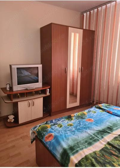 Apartament cu 3 camere decomandat în Brezoi