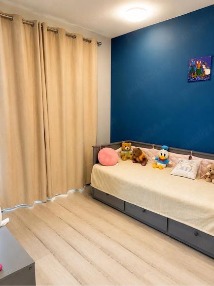 Casă cu 7 camere cu Teren 320 Mp în Domnești