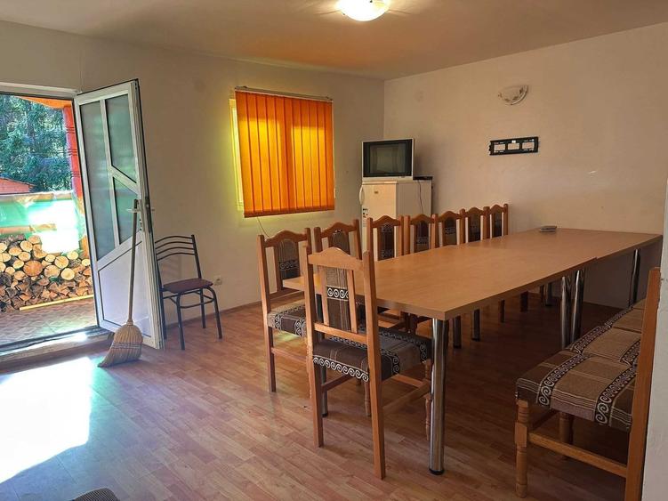 Casă cu 4 camere în Poiana Horea