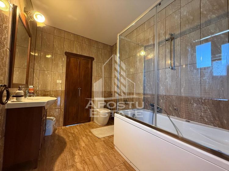 Casă individuală cu 16 camere cu Piscina în Ghirodei