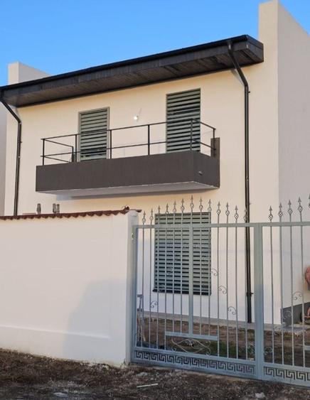 Casă cu 3 camere în Cârcea
