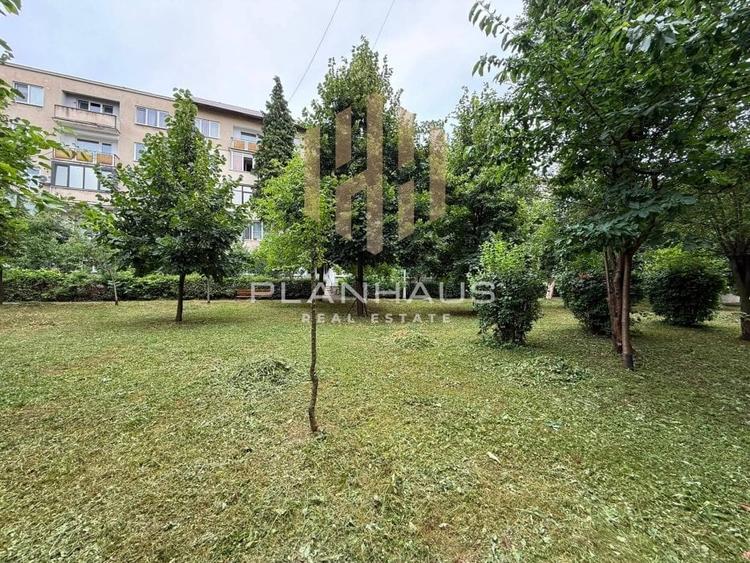 Apartament cu 2 camere semidecomandat, mobilat în Săsar