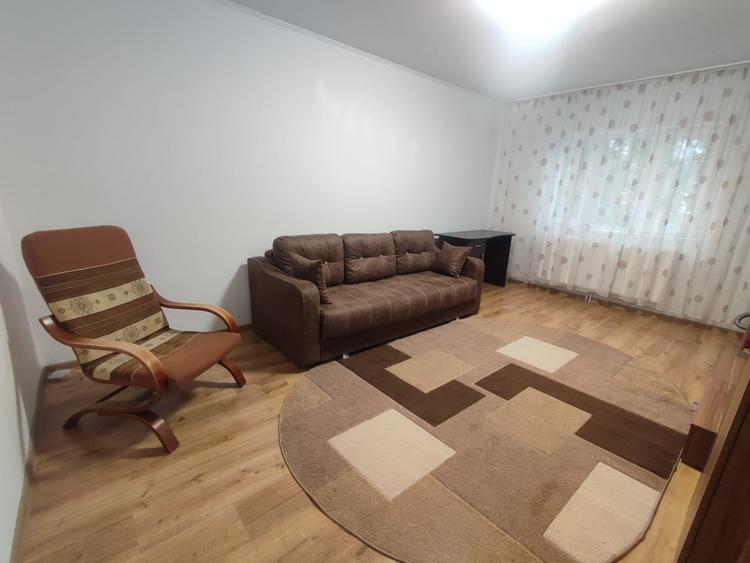 Apartament cu 2 camere decomandat, mobilat în Nicolina