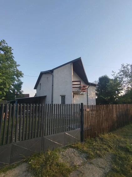 Casă cu 4 camere cu Teren 2267 Mp în Lunca