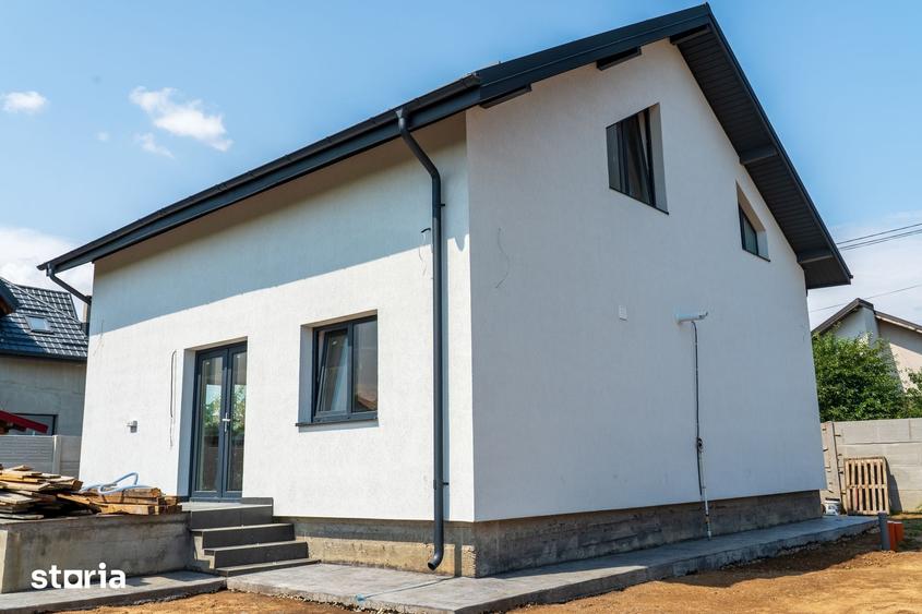 Casă cu 4 camere cu Teren 400 Mp în Berceni