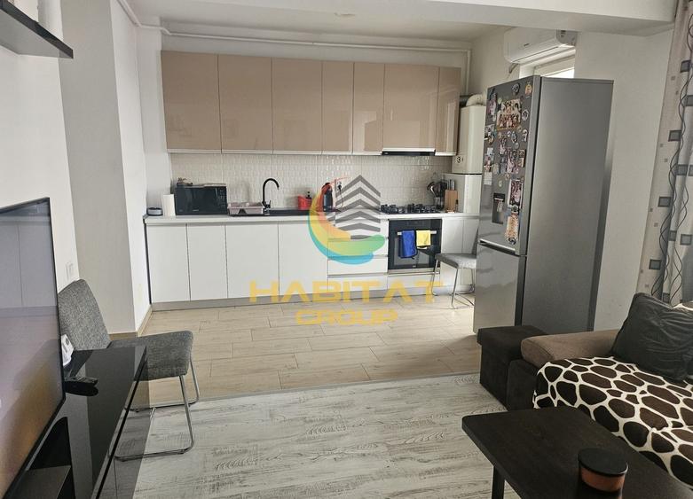 Apartament cu 3 camere semidecomandat, mobilat în Metalurgiei