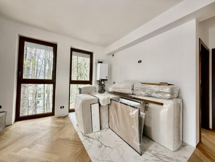 Apartament cu 4 camere decomandat în Furnica