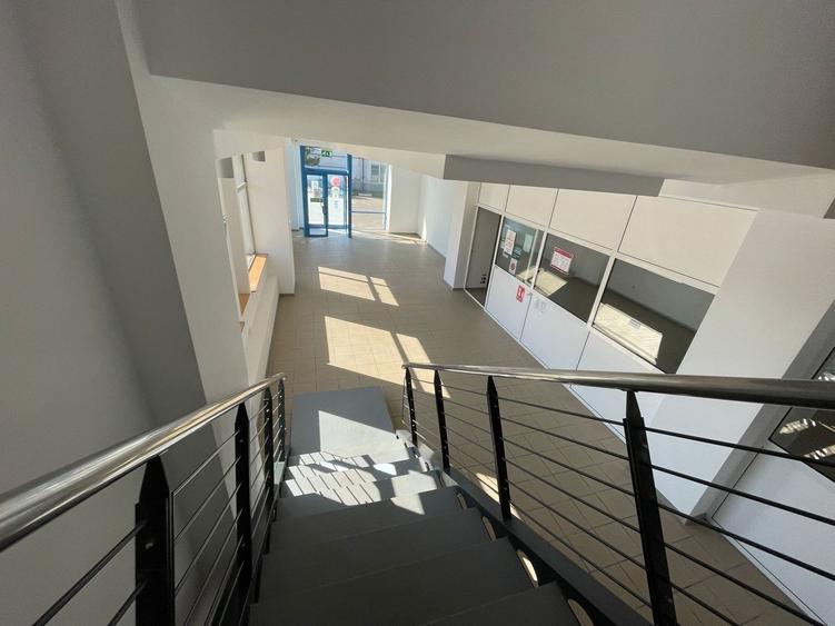 Spațiu comercial, de 380 mp, în Calea Severinului