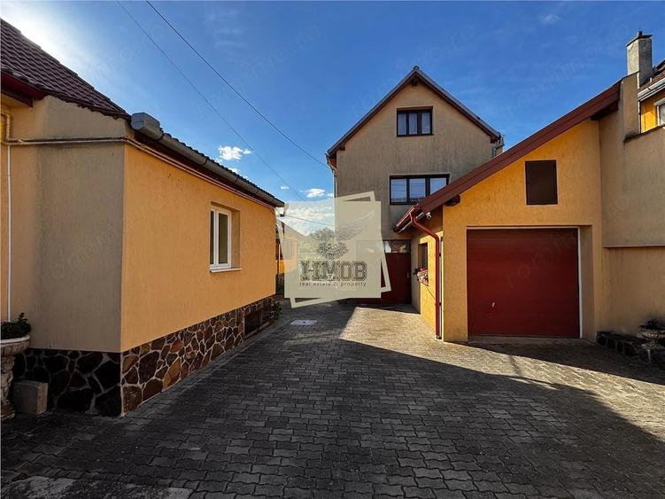 Casă cu 10 camere cu Teren 450 Mp în Central