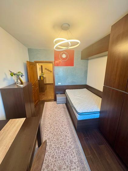 Apartament cu 3 camere decomandat în Podu Roș