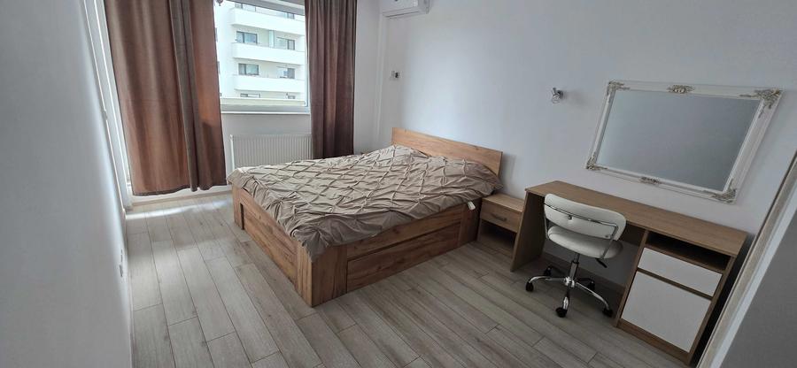 Apartament cu 4 camere decomandat în Central
