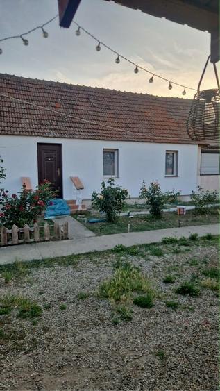 Casă cu 4 camere în Felnac