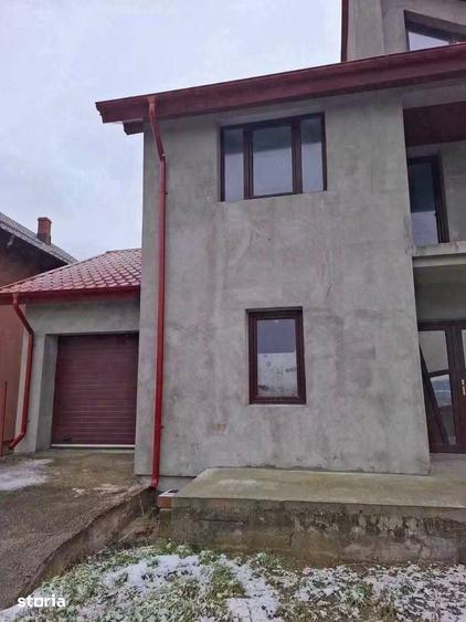 Casă cu 6 camere cu Teren 517 Mp în Central