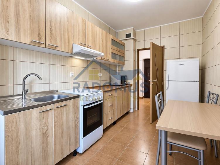 Apartament cu 2 camere decomandat, mobilat în Central