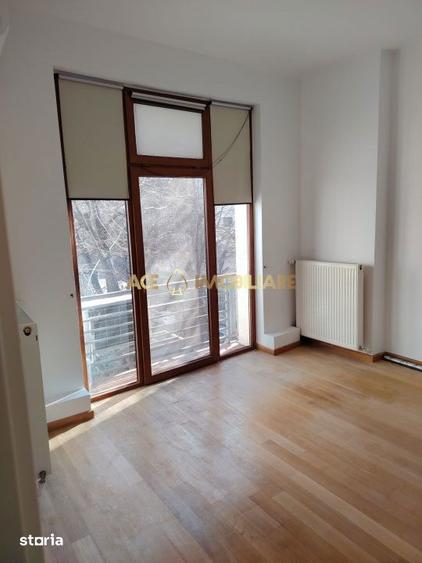 Apartament cu 6 camere, mobilat în Victoriei