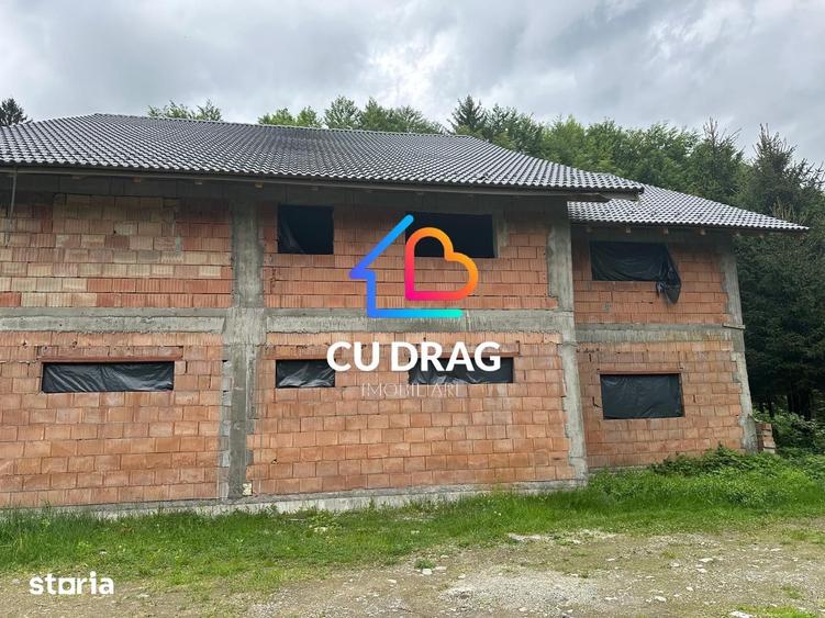 Casă cu Teren 12000 Mp în Avrig