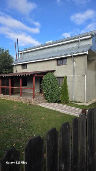 Casă cu 3 camere cu Teren 300 Mp în Horia