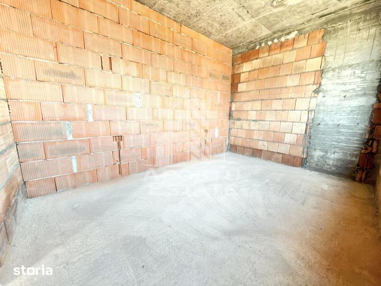 Apartament cu 3 camere în Girocului