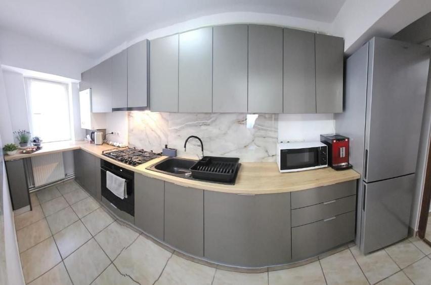 Apartament cu 2 camere decomandat în Micro 16