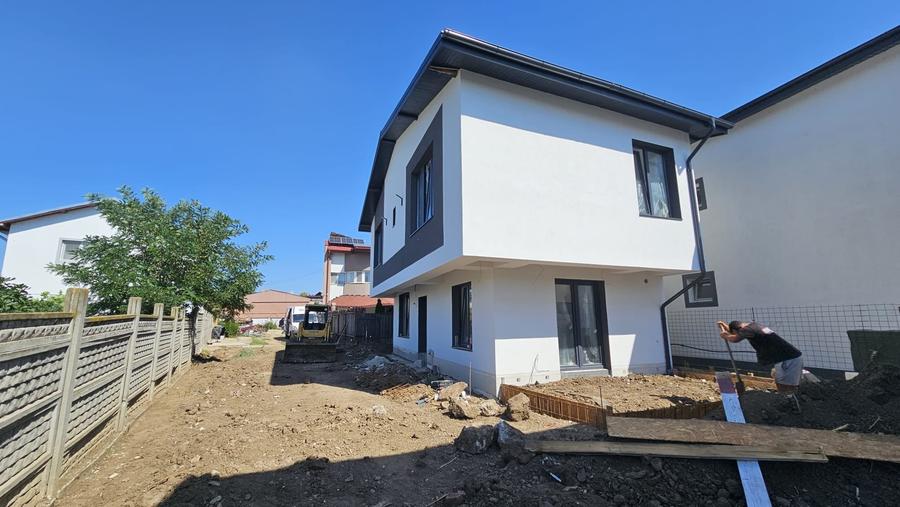 Casă individuală cu 4 camere cu Canalizare în Chiajna