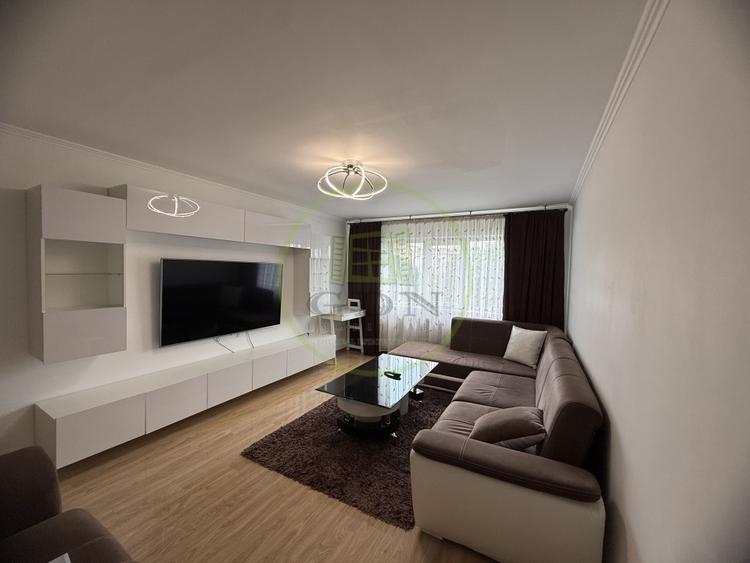 Apartament cu 3 camere decomandat, mobilat în Rovine