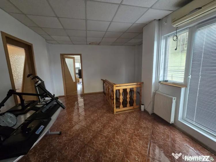 Casă cu 6 camere cu Teren 312 Mp în Eroii Revoluției