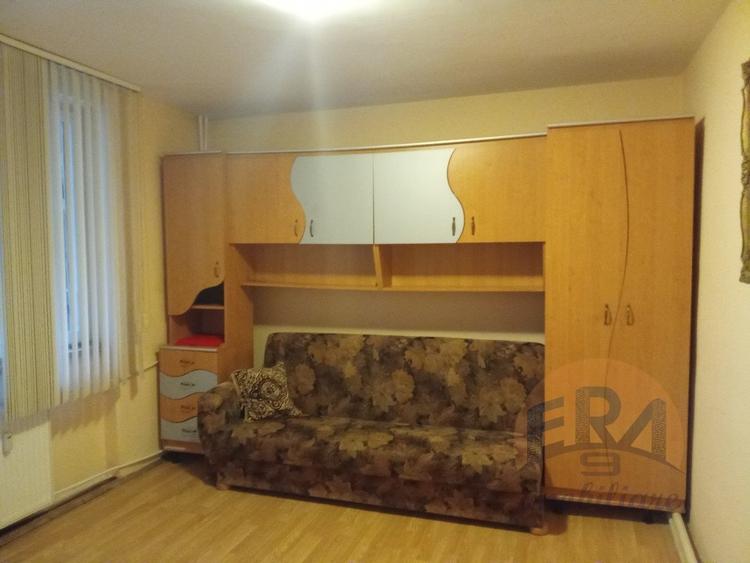 Apartament cu 2 camere semidecomandat, mobilat în Rogerius