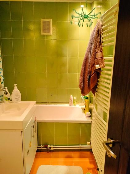 Apartament cu 2 camere semidecomandat în Rovine