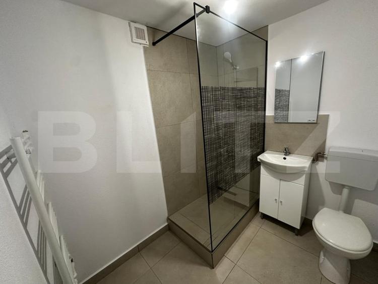 Casă individuală cu 8 camere cu Canalizare în Sebeș