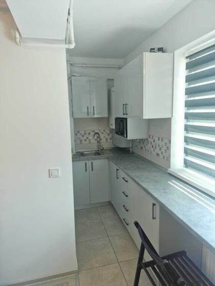 Apartament cu 2 camere semidecomandat în Valea Adâncă