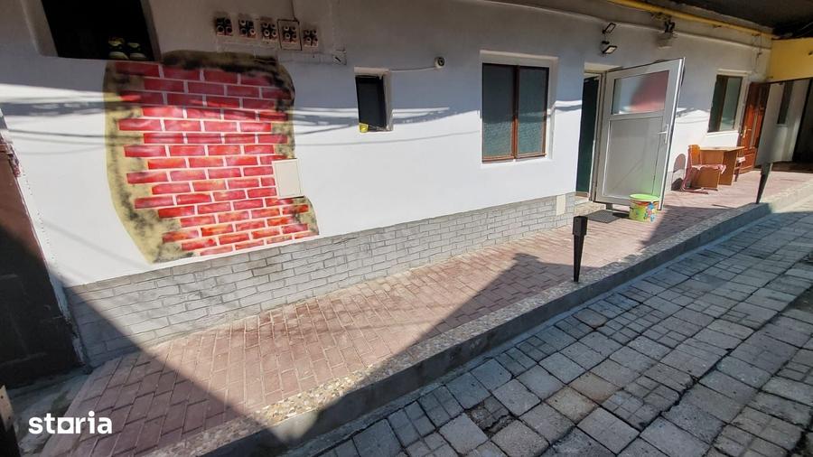 Apartament cu 2 camere semidecomandat în Cristian