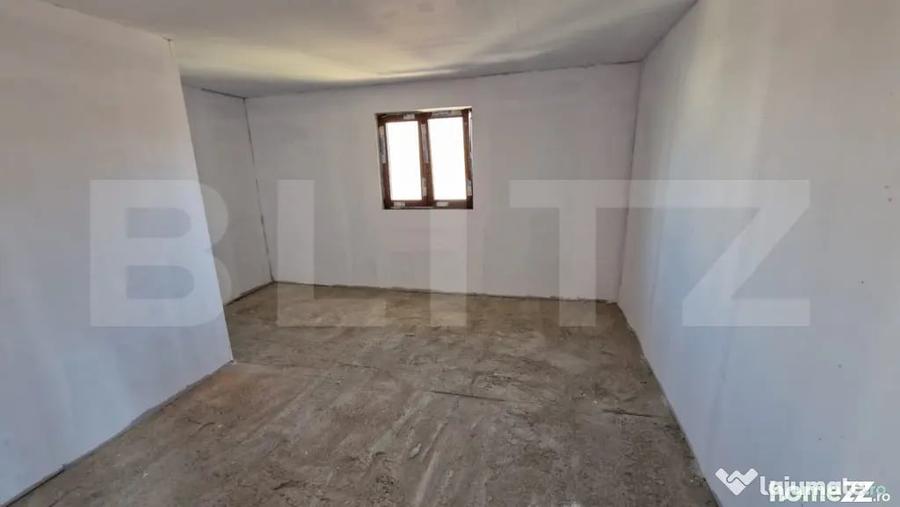 Casă cu 4 camere cu Teren 420 Mp în Stupini