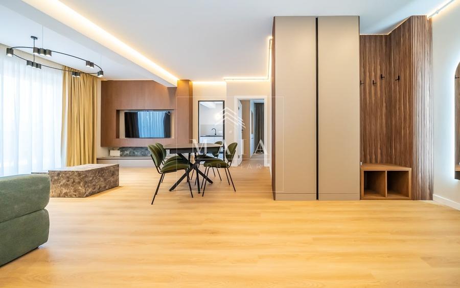 Apartament cu 4 camere decomandat în Central