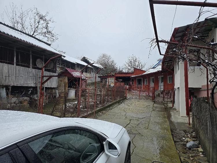 Casă cu 3 camere cu Teren 1312 Mp în Central