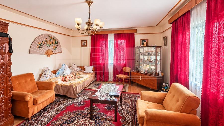 Vilă 5 camere | 200 mp utili | Teren 4.361 mp | Demisol + Mansardă - 12