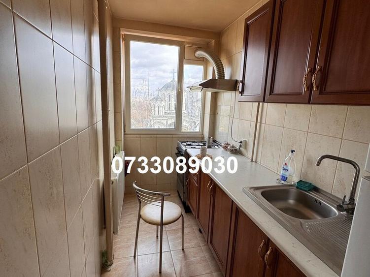 Apartament cu 3 camere semidecomandat în Drumul Taberei