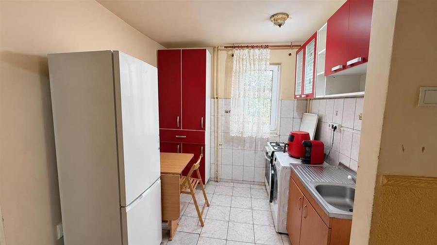 Apartament cu 3 camere decomandat în Vest