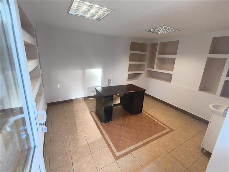 Spațiu comercial, de 25 mp, în Central