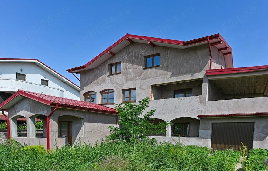 Casă cu 5 camere cu Teren 500 Mp în Central