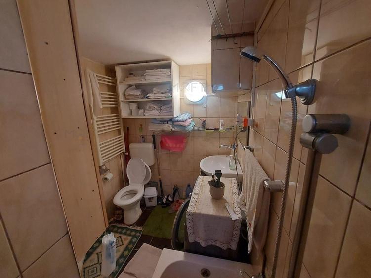 Casă individuală cu 2 camere cu Canalizare în Banu Manta