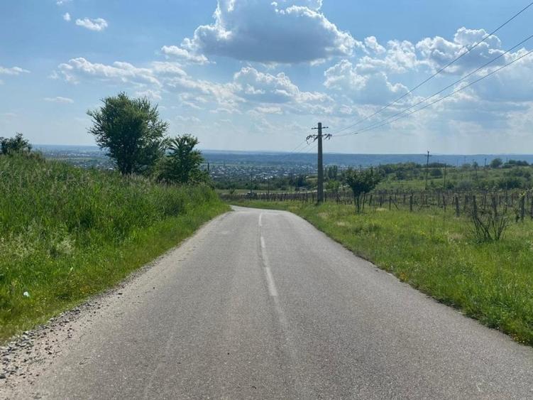 Casă cu 6 camere cu Teren 1300 Mp în Seciu