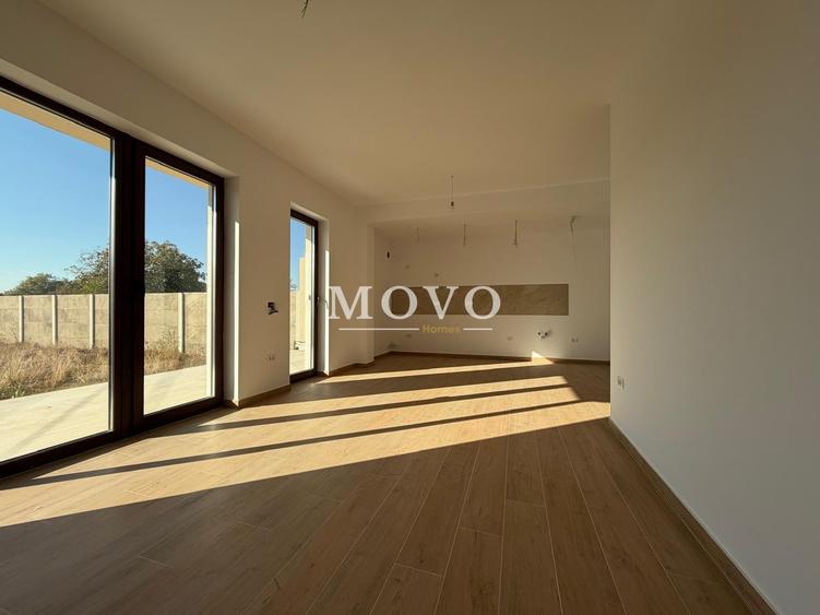 Duplex cu 4 camere cu Canalizare în Covaci