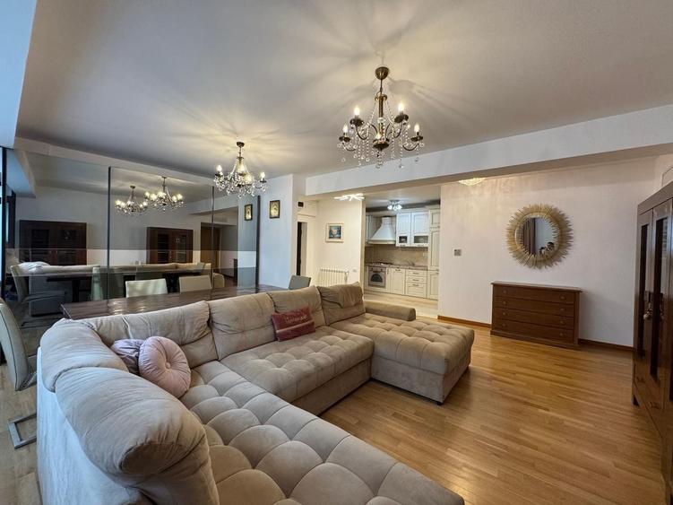 Apartament cu 3 camere semidecomandat, mobilat în Clucerului