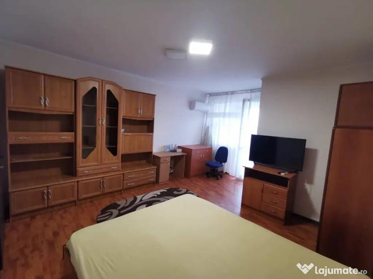 Garsonieră în Apărătorii Patriei