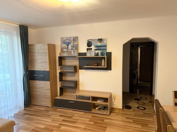 Apartament cu 2 camere semidecomandat, mobilat în Centrul Istoric