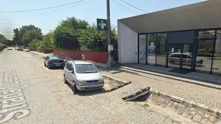 Spațiu comercial, de 120 mp, în Greci