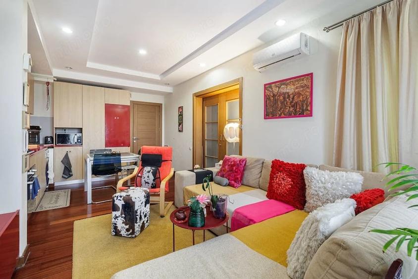 Apartament cu 3 camere semidecomandat în Ștefăneștii de Jos