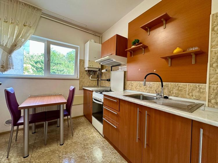 Apartament cu 2 camere semidecomandat, mobilat în Plopilor