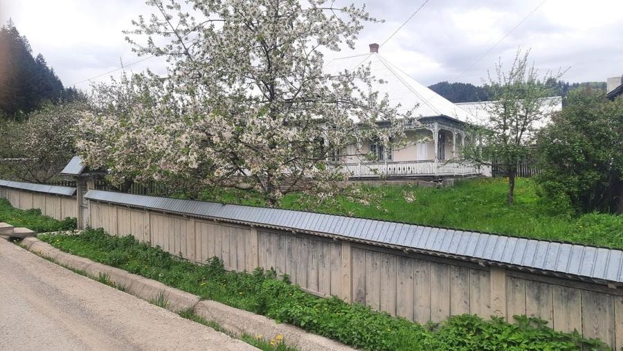 Casă cu 4 camere în Pipirig